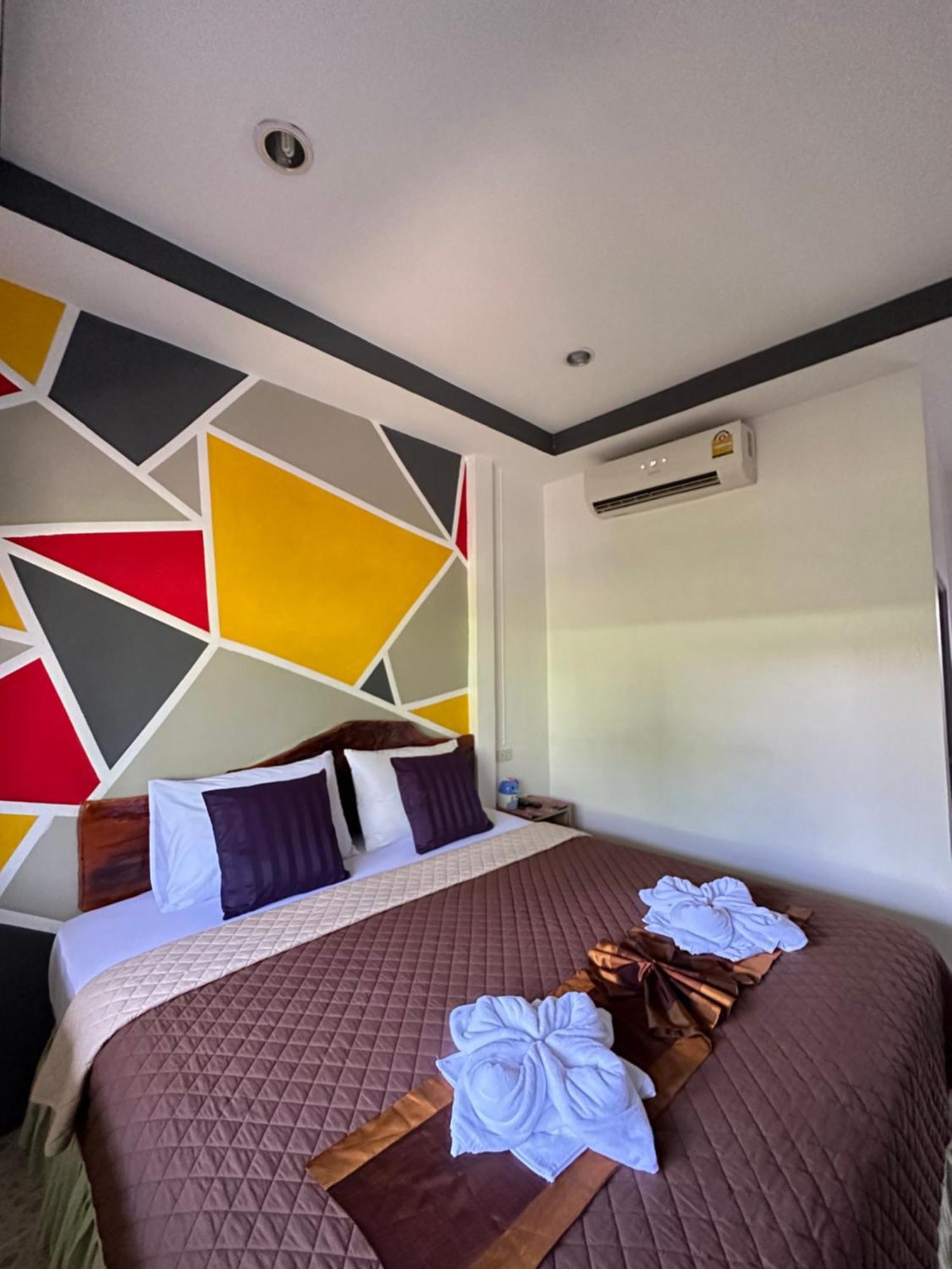 Suntalee House Hotell Nai Yang Beach Eksteriør bilde