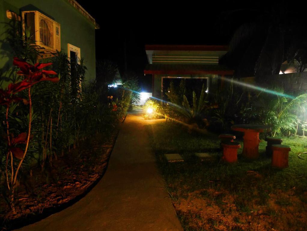 Suntalee House Hotell Nai Yang Beach Eksteriør bilde