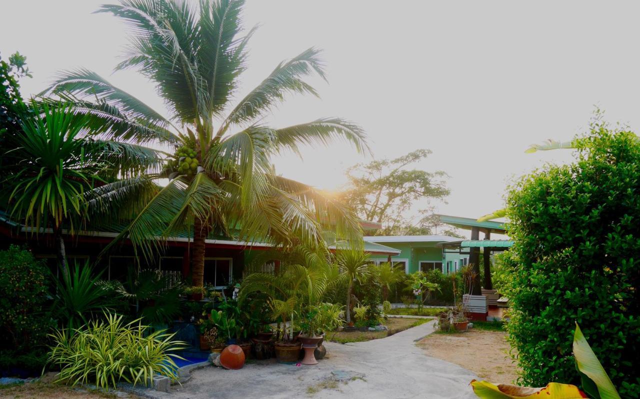 Suntalee House Hotell Nai Yang Beach Eksteriør bilde